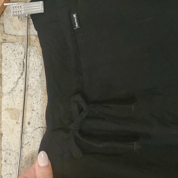 Hurley Boardshorts. Black. Size Medium. Drawstring waist. Women's - Picture 3 of 6